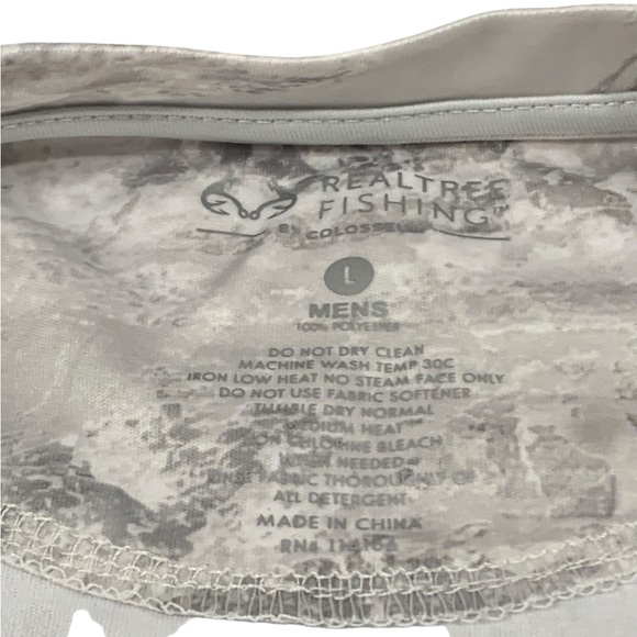❤️ NWT RealTree Fishing Shirt Short Sleeve Grey White Round Collar - Picture 2 of 7
